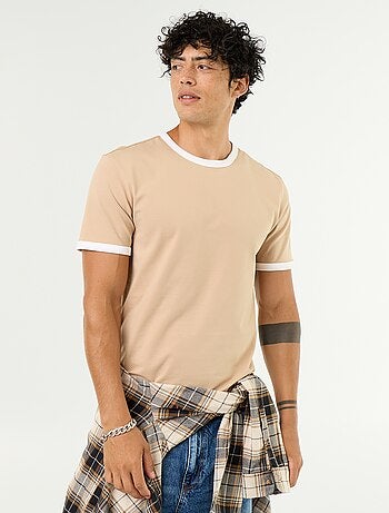 Camiseta de manga corta y bordes a contraste