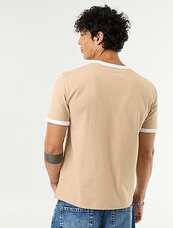 Camiseta de manga corta y bordes a contraste