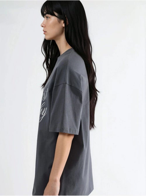 Camiseta de manga corta y cuello redondo extragrande con detalle de accesorios busem - Kiabi