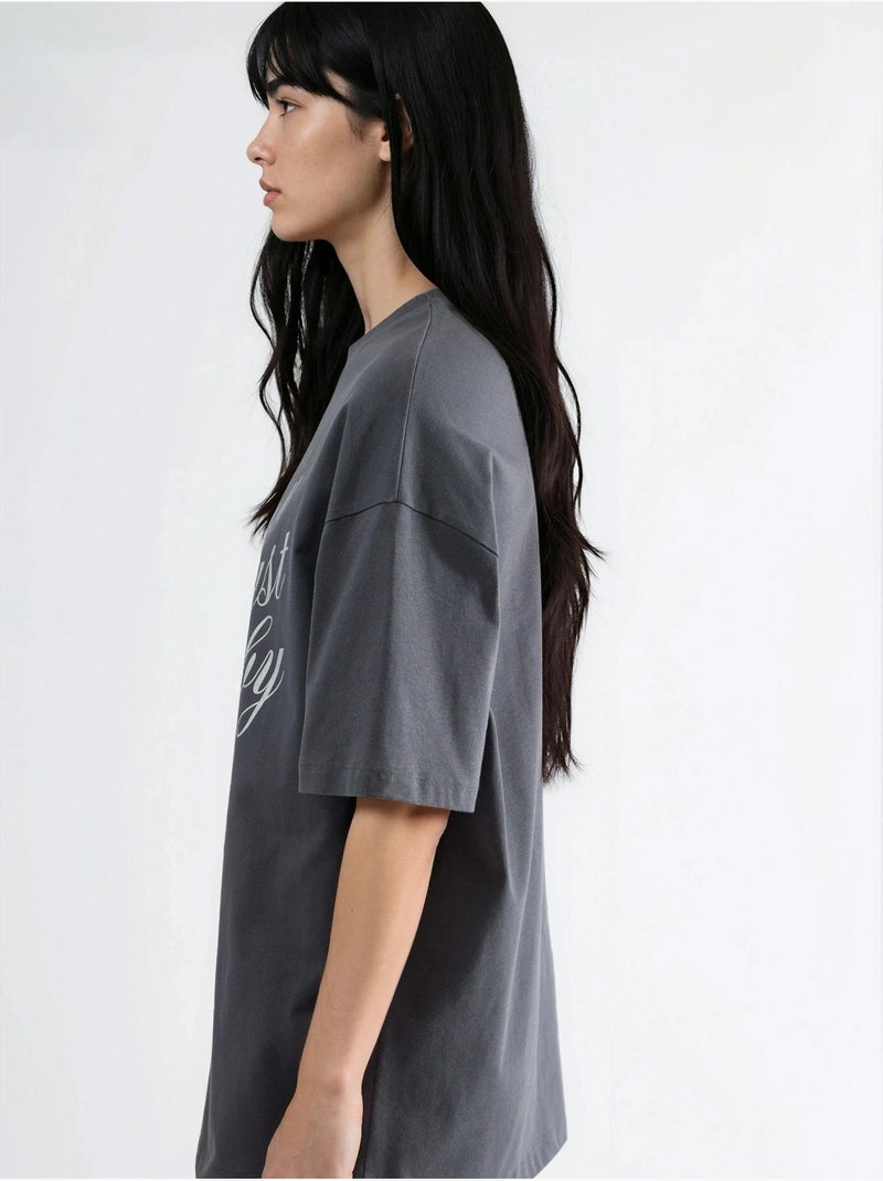 Camiseta de manga corta y cuello redondo extragrande con detalle de accesorios busem Gris oscuro - Kiabi
