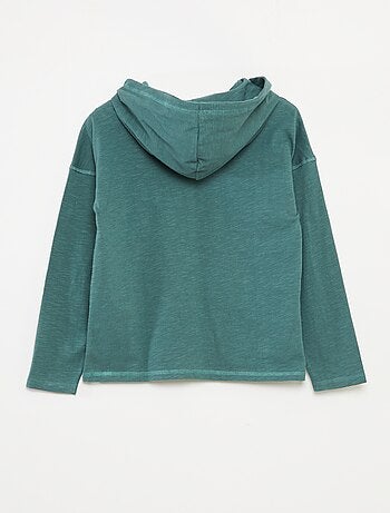 Camiseta de manga larga con capucha