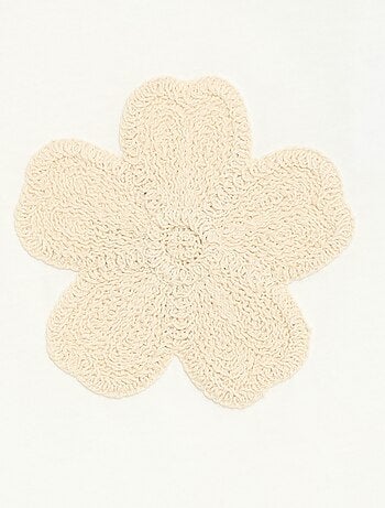 Camiseta de manga larga con diseño bordado en la parte delantera