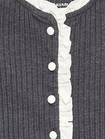 Camiseta de manga larga con volantes y botones a contraste