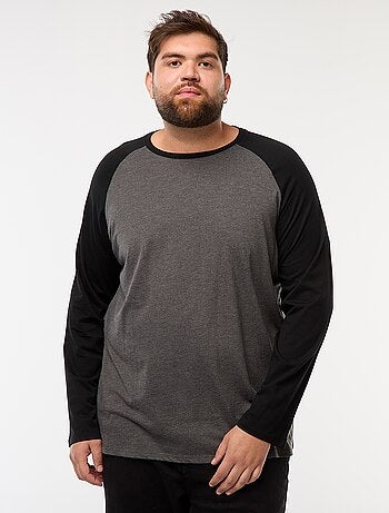 Camiseta de manga larga raglán y cuello redondo