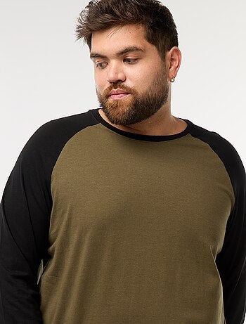 Camiseta de manga larga raglán y cuello redondo