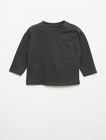 Camiseta de manga larga y bolsillo en el pecho