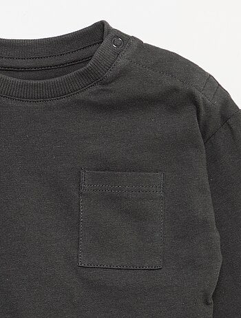 Camiseta de manga larga y bolsillo en el pecho