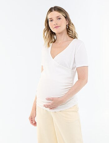 Camiseta de maternidad con escote cruzado