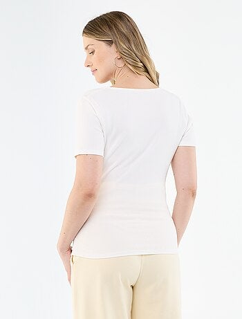 Camiseta de maternidad con escote cruzado