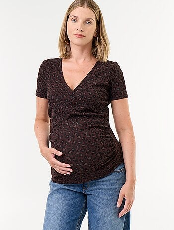 Camiseta de maternidad con escote cruzado