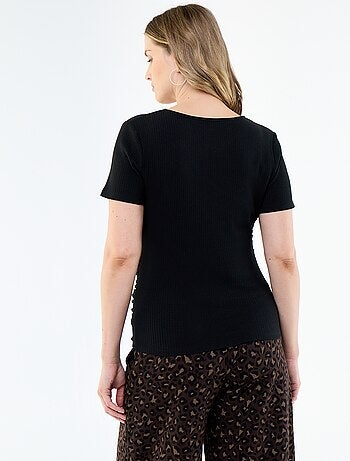 Camiseta de maternidad con escote cruzado