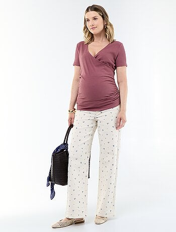 Camiseta de maternidad con escote cruzado