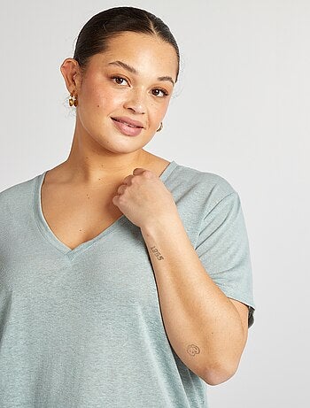 Camiseta de mezcla de lino con cuello de pico