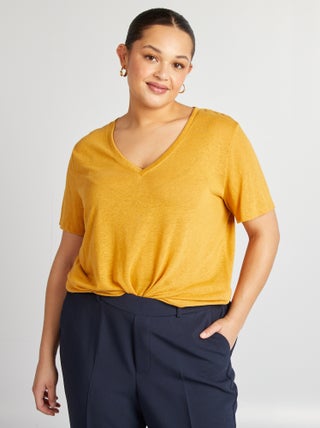 Camiseta de mezcla de lino con cuello de pico