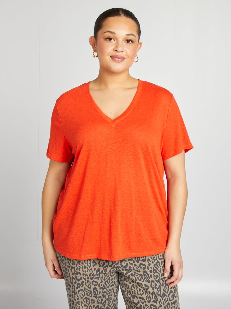 Camiseta de mezcla de lino con cuello de pico rojo - Kiabi