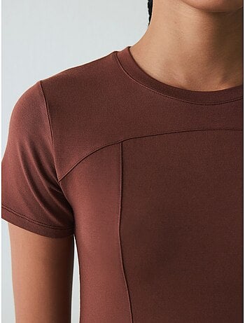 Camiseta de mujer cuello redondo slim fit de modal penti