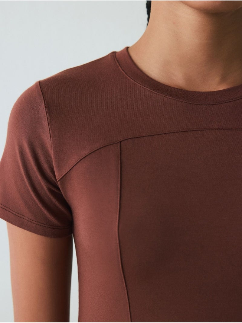 Camiseta de mujer cuello redondo slim fit de modal penti Marrón - Kiabi