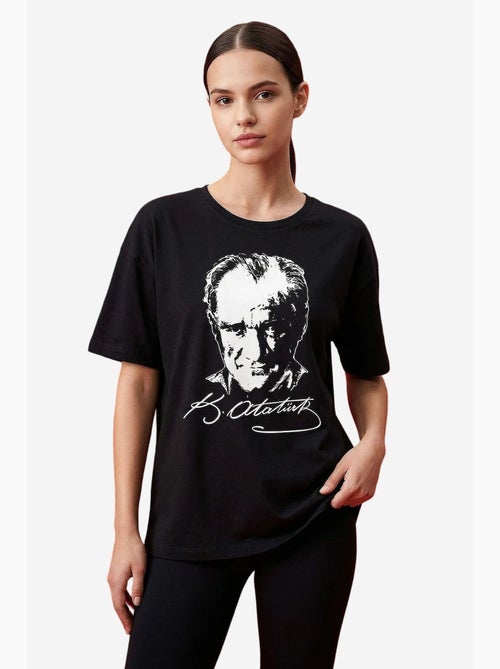 Camiseta de mujer de algodón y elastano tommy - Kiabi Camiseta de mujer de algodón y elastano tommy - Kiabi