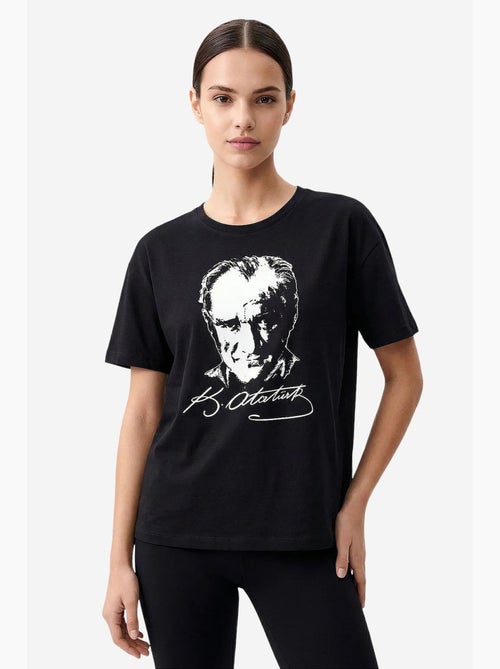Camiseta de mujer de algodón y elastano tommy - Kiabi Camiseta de mujer de algodón y elastano tommy - Kiabi