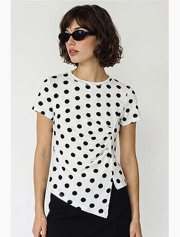 Camiseta de mujer entallada de lunares con cuello redondo lucci