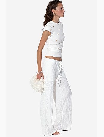 Camiseta de mujer slim fit de algodón con bordado y cuello redondo busem