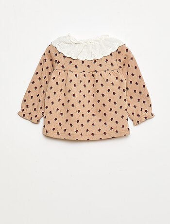 Camiseta de punto calado con cuello bordado