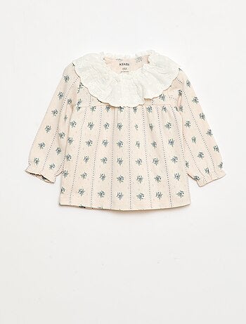 Camiseta de punto calado con cuello bordado