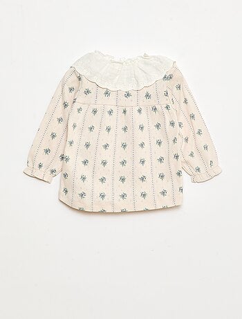 Camiseta de punto calado con cuello bordado