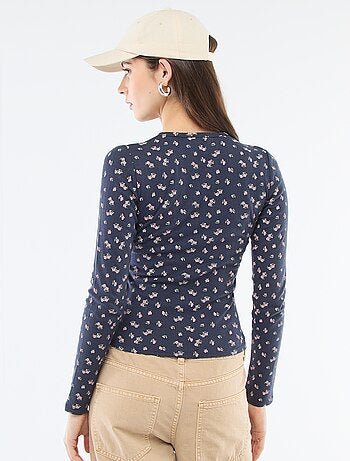 Camiseta de punto calado con flores