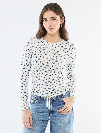 Camiseta de punto calado con flores
