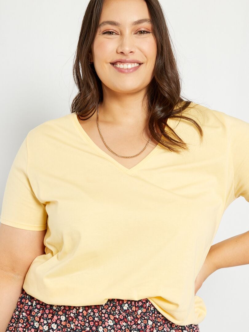 Camiseta de punto con cuello de pico amarillo oro - Kiabi