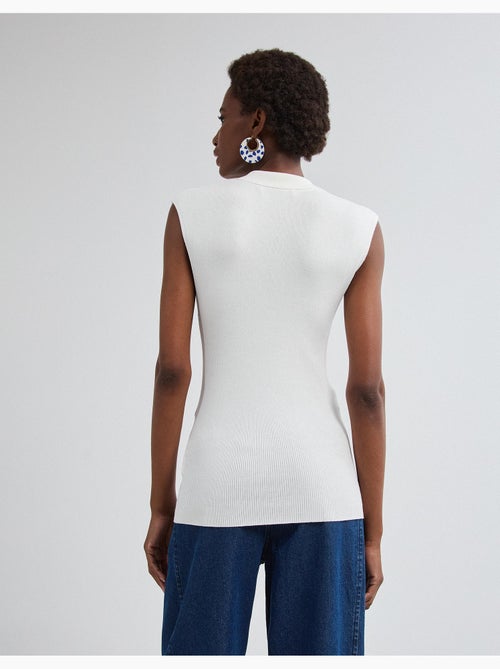 Camiseta de punto con cuello tipo polo, mo fashion - Kiabi Camiseta de punto con cuello tipo polo, mo fashion - Kiabi