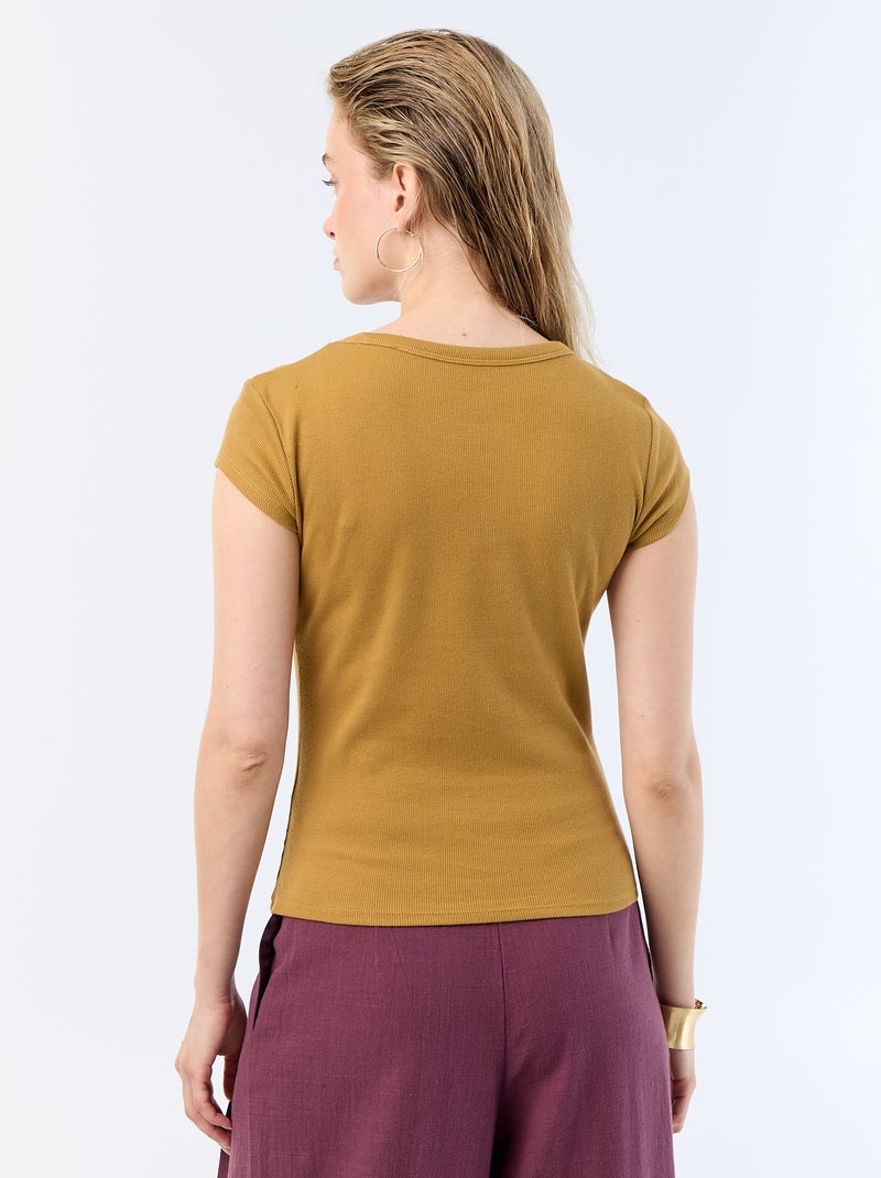 Camiseta de punto de canalé y manga corta Mostaza - Kiabi