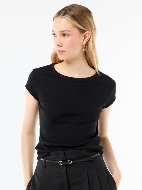 Camiseta de punto de canalé y manga corta - Kiabi Camiseta de punto de canalé y manga corta - Kiabi