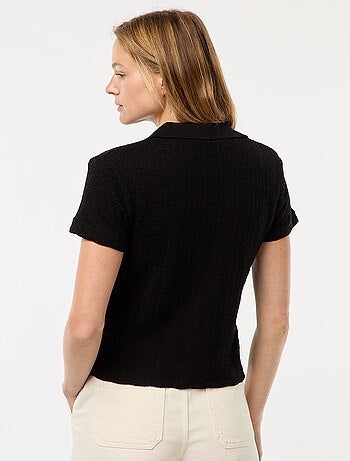 Camiseta de punto de croché con cuello de polo