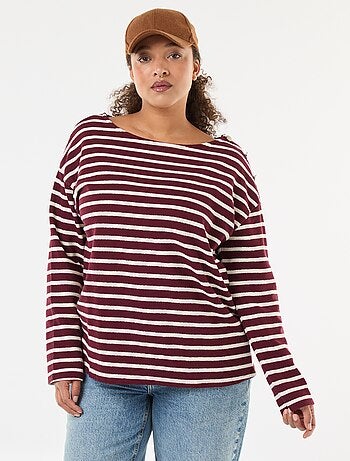 Camiseta de rayas con cuello barco