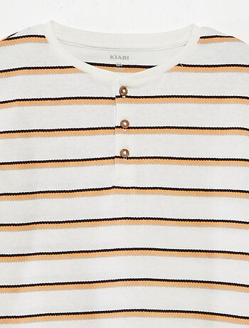 Camiseta de rayas con cuello panadero