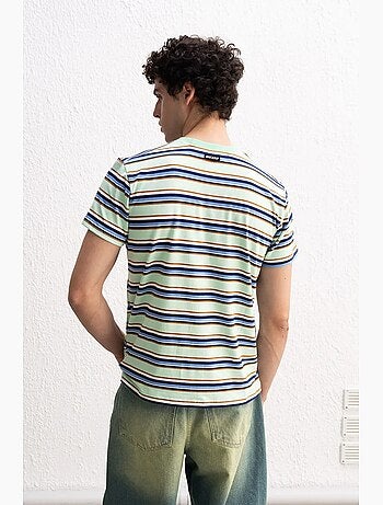 Camiseta de rayas con cuello redondo y ajuste cómodo de giesto