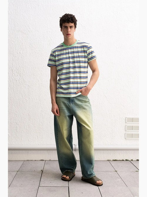 Camiseta de rayas con cuello redondo y ajuste cómodo de giesto - Kiabi Camiseta de rayas con cuello redondo y ajuste cómodo de giesto - Kiabi