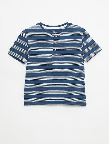 Camiseta de rayas con cuello tunecino