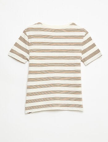 Camiseta de rayas con cuello tunecino