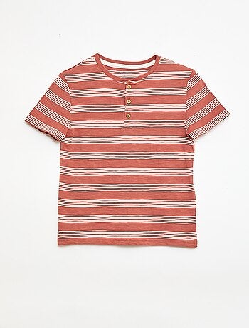 Camiseta de rayas con cuello tunecino