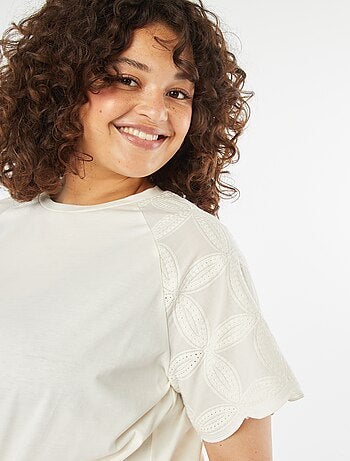 Camiseta de rayas de macramé