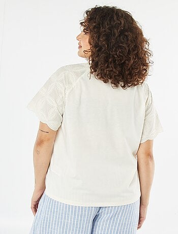 Camiseta de rayas de macramé