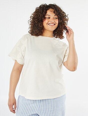 Camiseta de rayas de macramé