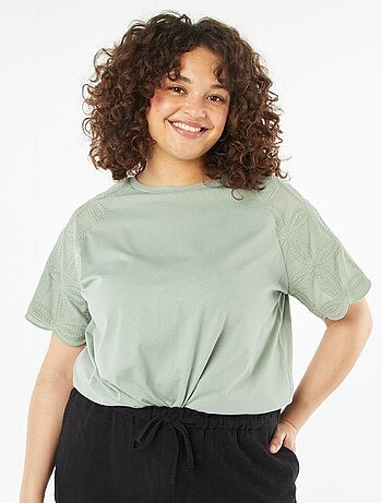 Camiseta de rayas de macramé