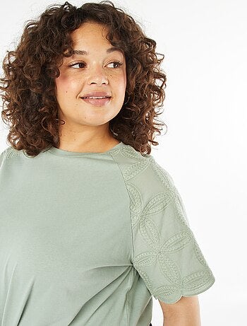 Camiseta de rayas de macramé