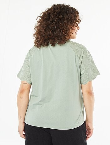 Camiseta de rayas de macramé