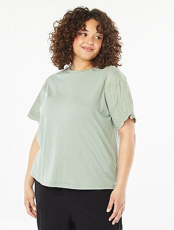 Camiseta de rayas de macramé
