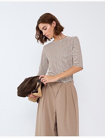 Camiseta de rayas, mo fashion